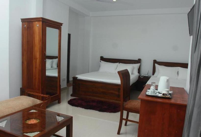 Kings Gate Airport Transit Hotel كاتوناياكى المظهر الخارجي الصورة