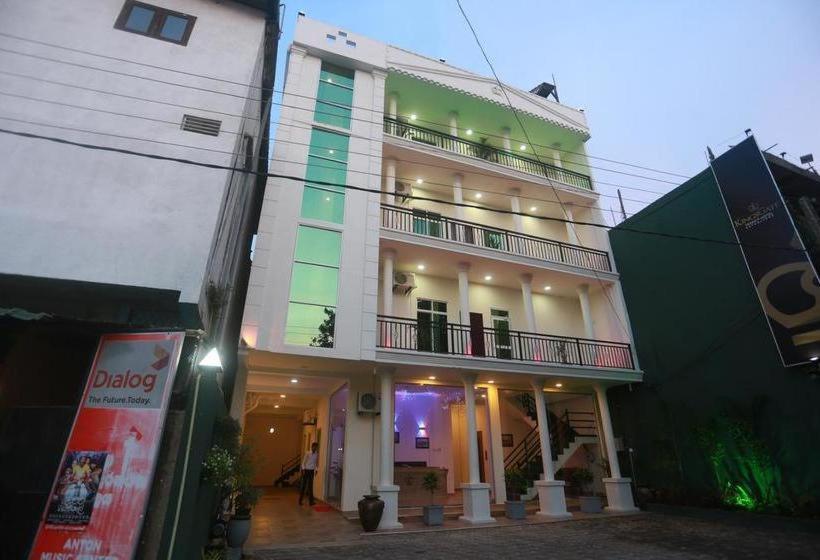 Kings Gate Airport Transit Hotel كاتوناياكى المظهر الخارجي الصورة