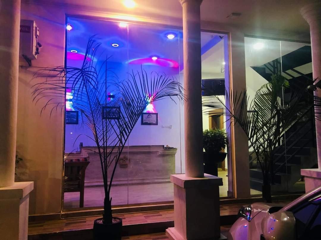 Kings Gate Airport Transit Hotel كاتوناياكى المظهر الخارجي الصورة