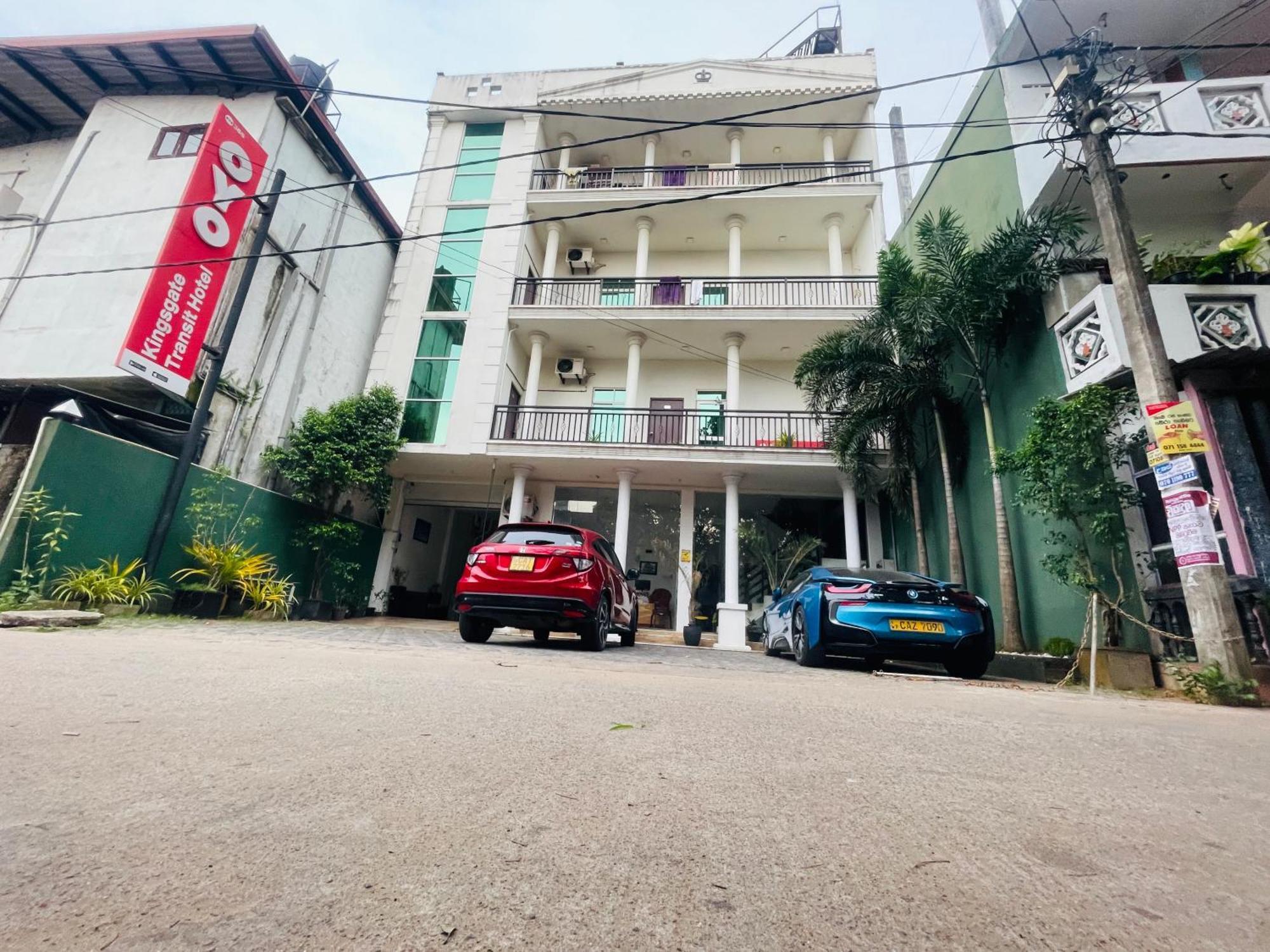 Kings Gate Airport Transit Hotel كاتوناياكى المظهر الخارجي الصورة